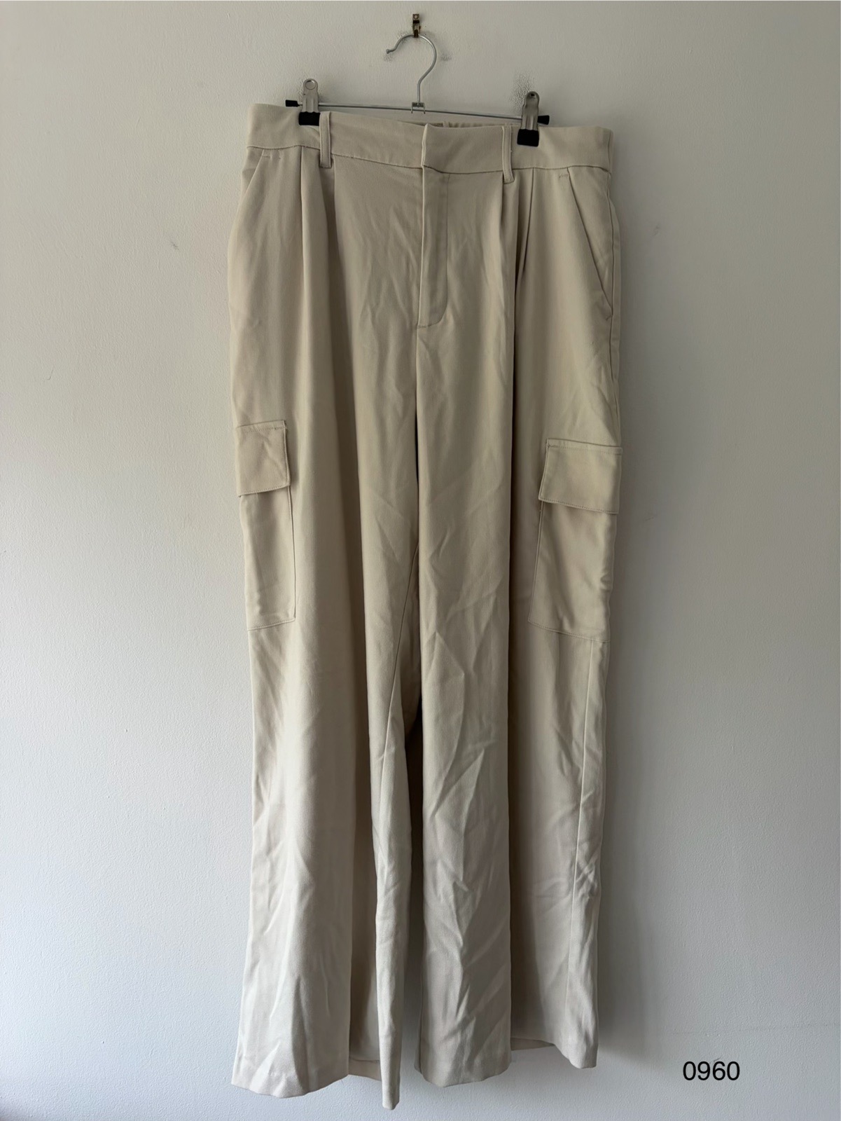 Hollister Ultra High\-Rise Wide\-Leg Cargo Trousers – Cream – Size L