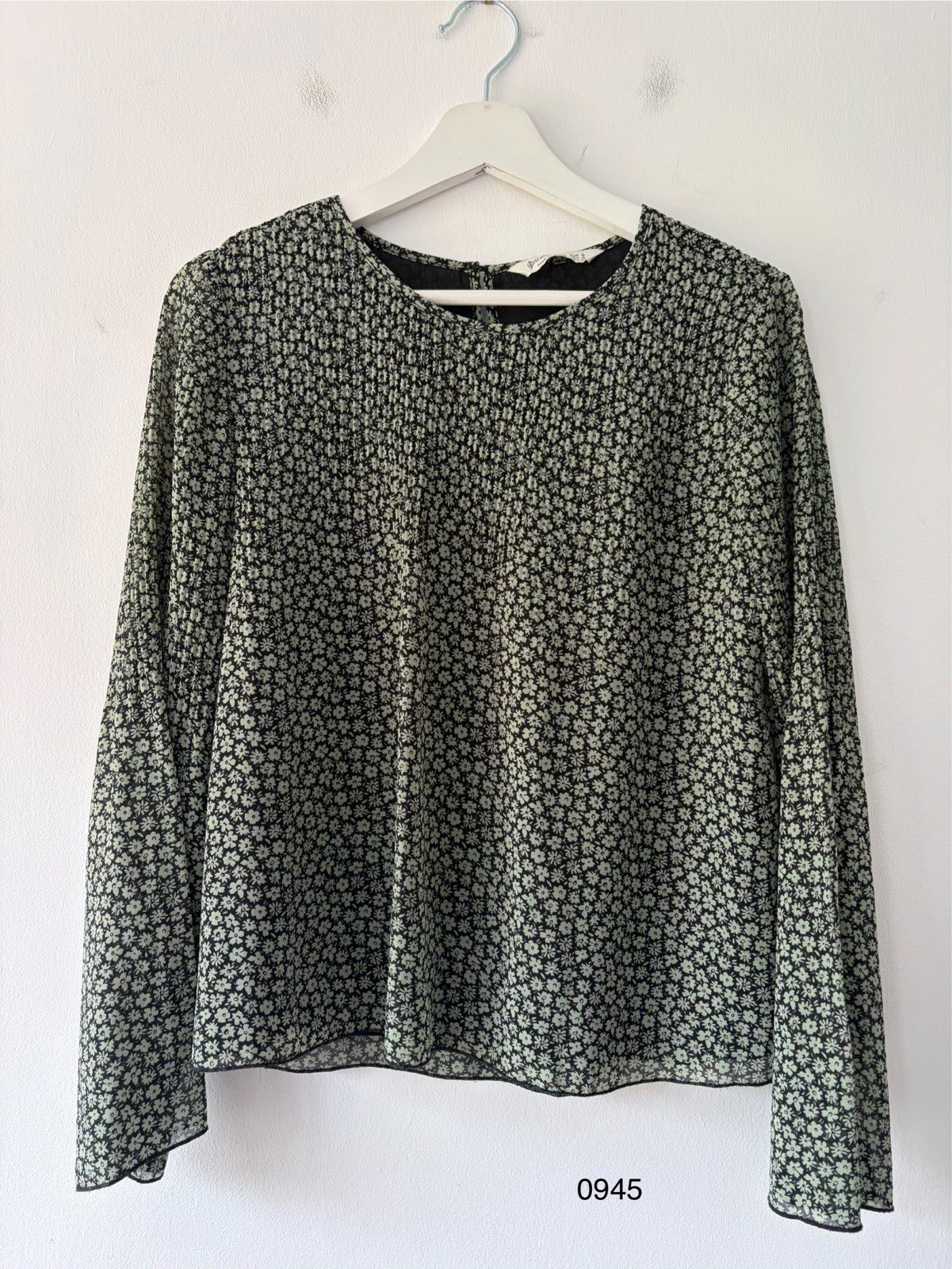 Stradivarius Black & Sage Green Floral Long Sleeve Blouse – Size S