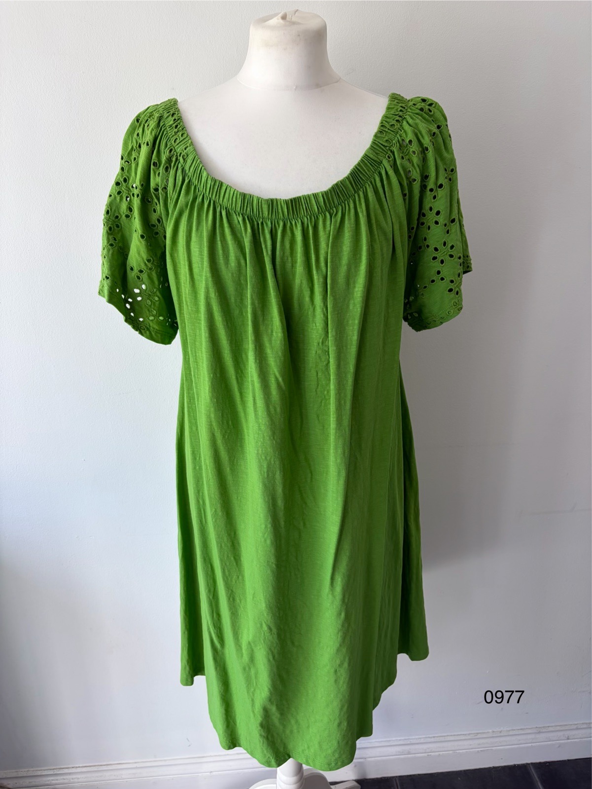 Nutmeg Green Broderie Anglaise Sleeve Dress – Size 20