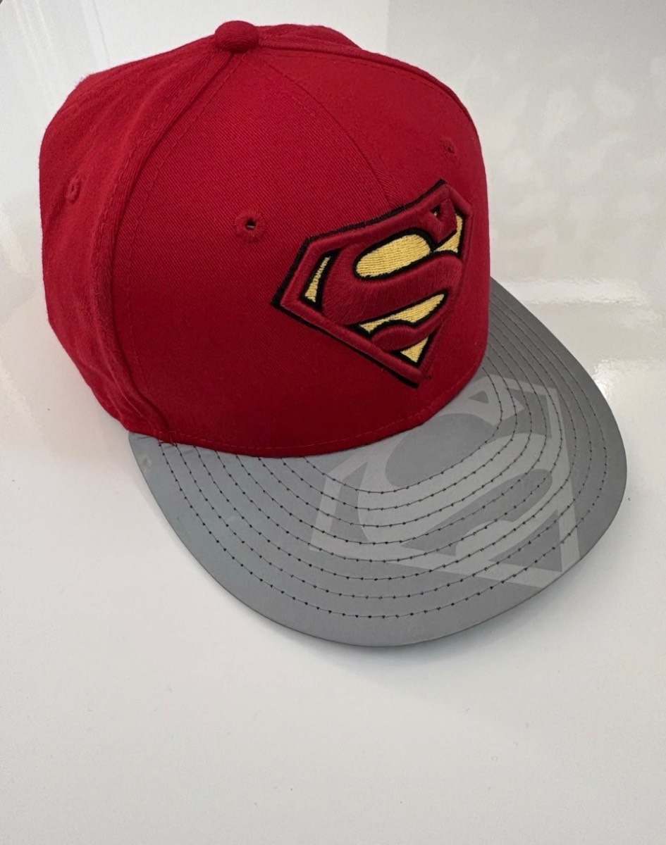 New Era 9FIFTY Baseball hat Superman Adult Small - Medium Excellent Condition