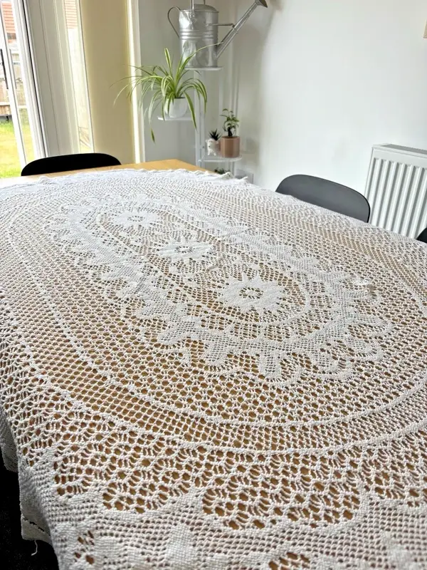 Vintage Crochet Lace Tablecloth Oval Cream Cottagecore Shabby Chic 6 Seater