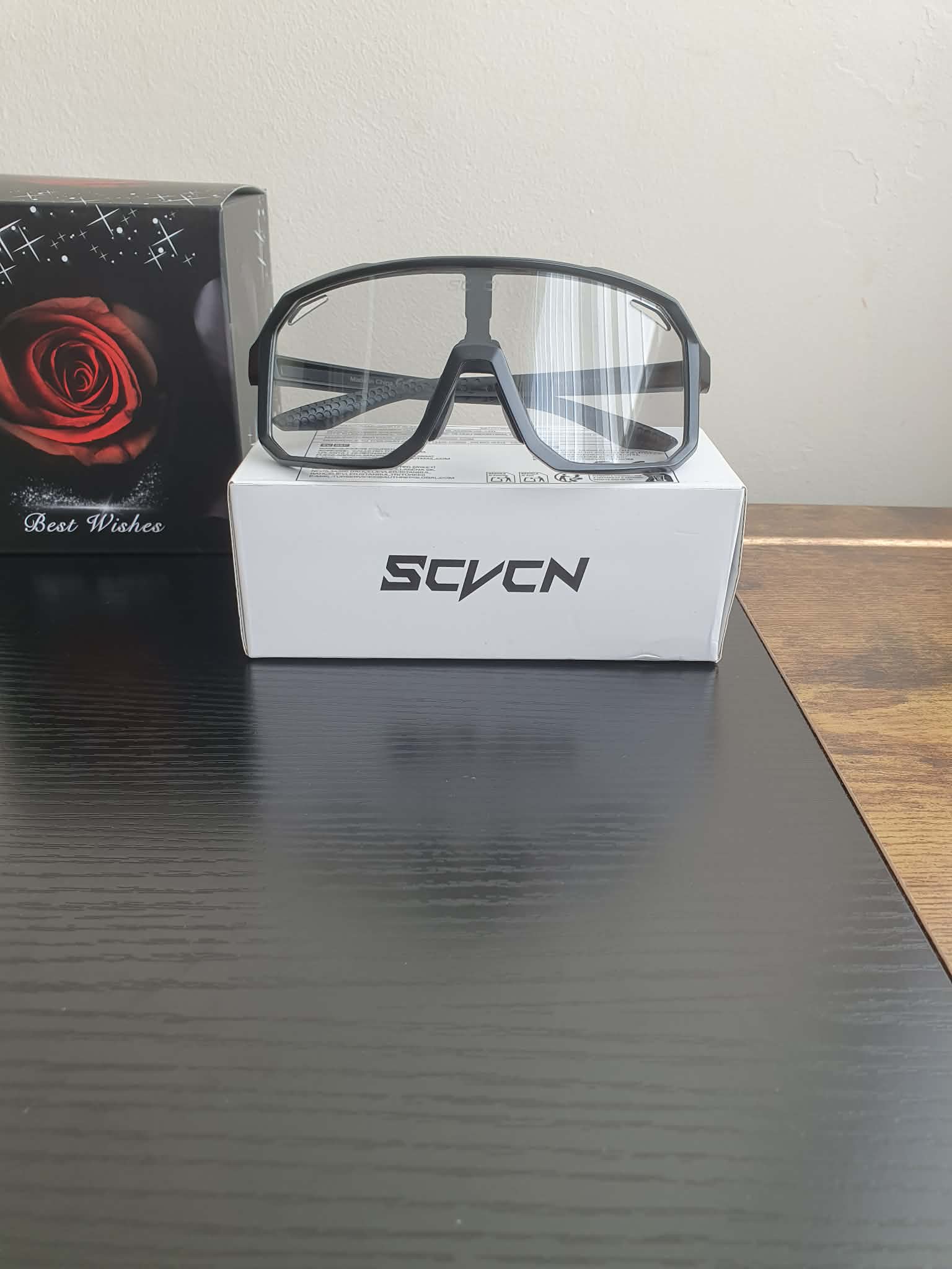 Black Unisex Photochromic Cycling Glasses for Men and Women