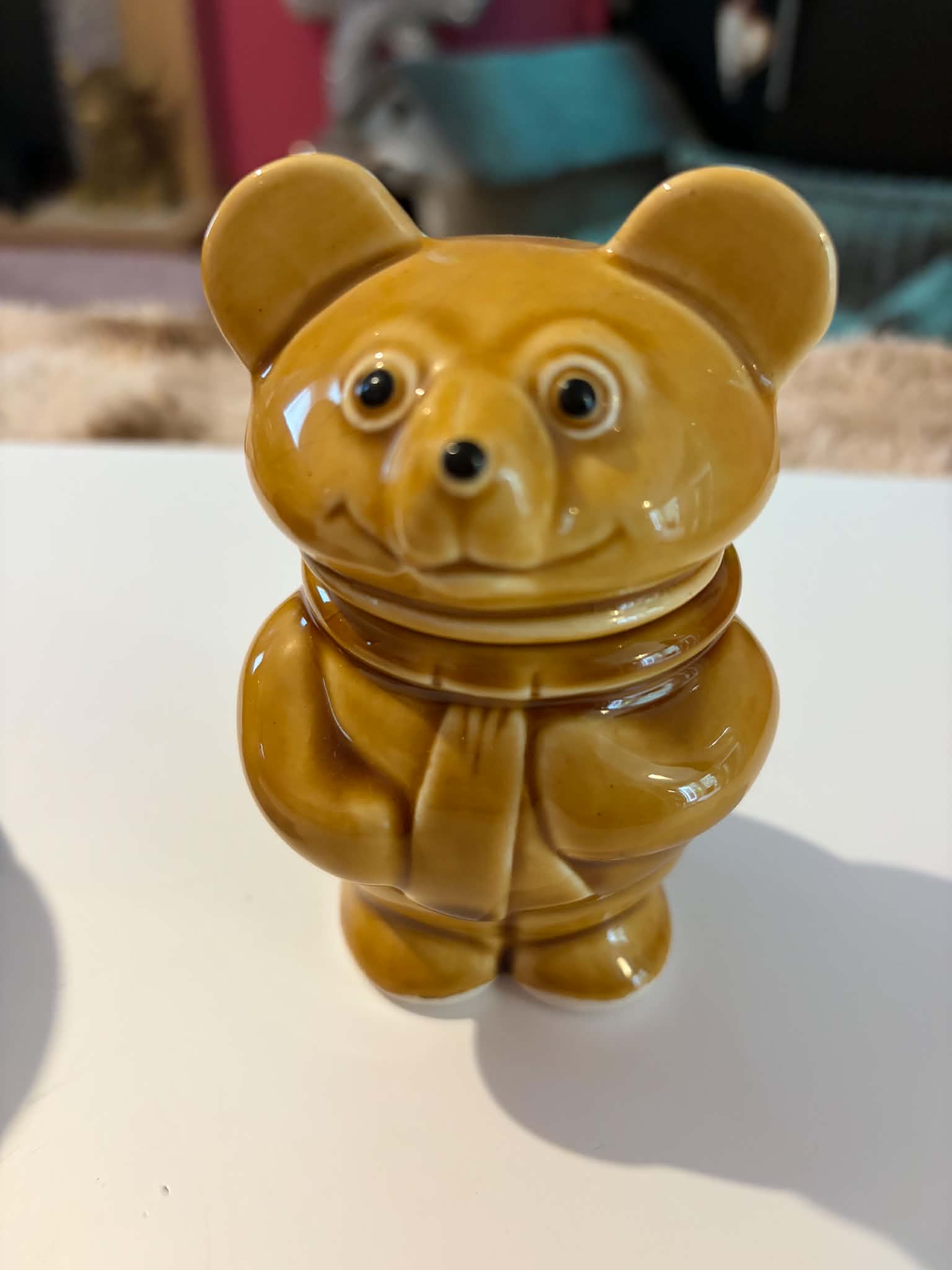 Honey pot in shape of abear