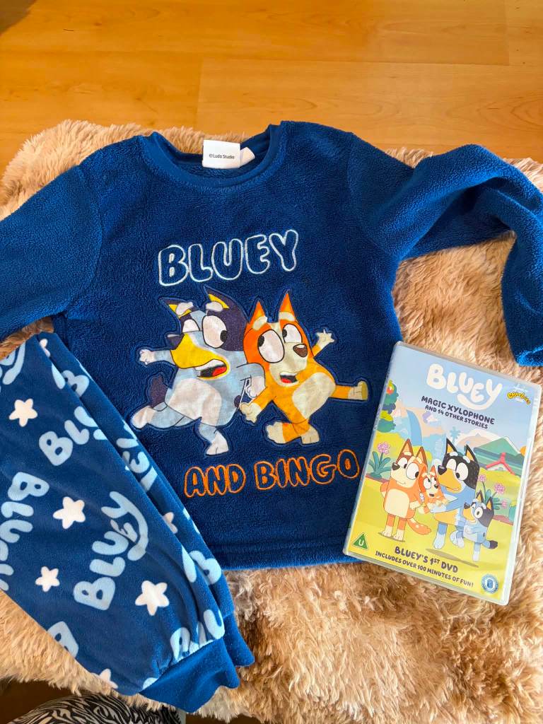 Bluey pyjamas and cd age 5/6