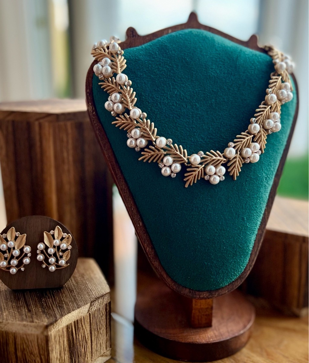 Gold Plated Flower Pearl Greco-Roman Style Set nickel free gift box Uk