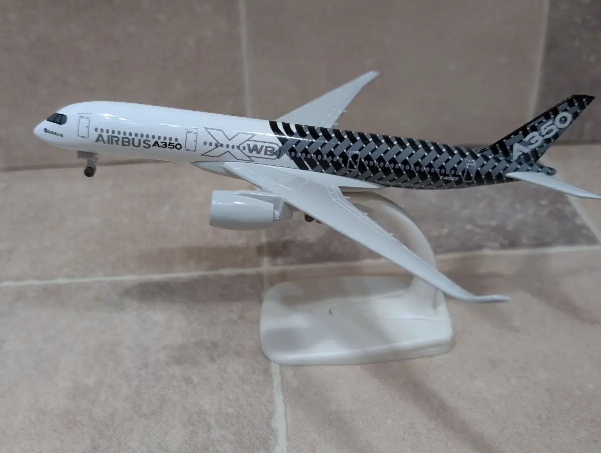 AIRBUS A350XWB -  BRAND NEW AND BOXED - DIE-CAST METAL MODEL PLANE - £17 NO OFFERS