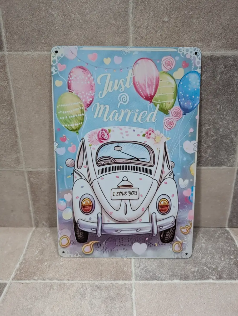 JUST MARRIED METAL SIGN - £4.50 NO OFFERS
