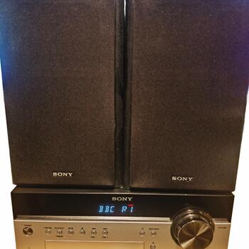 Sony HCD-SBT100R Compact Disc Receiver with Speakers