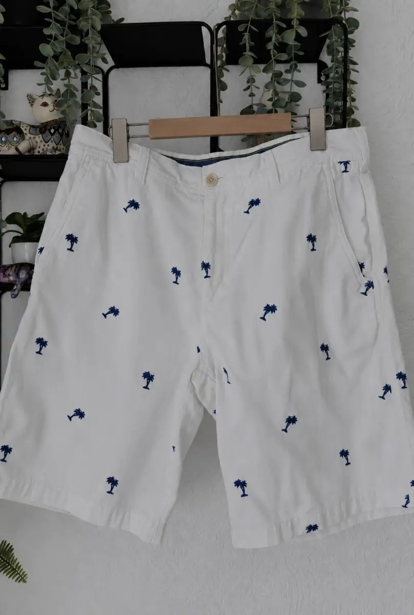 Izod Palm Tree Embroidered Chino Shorts White Waist 32 100% Cotton