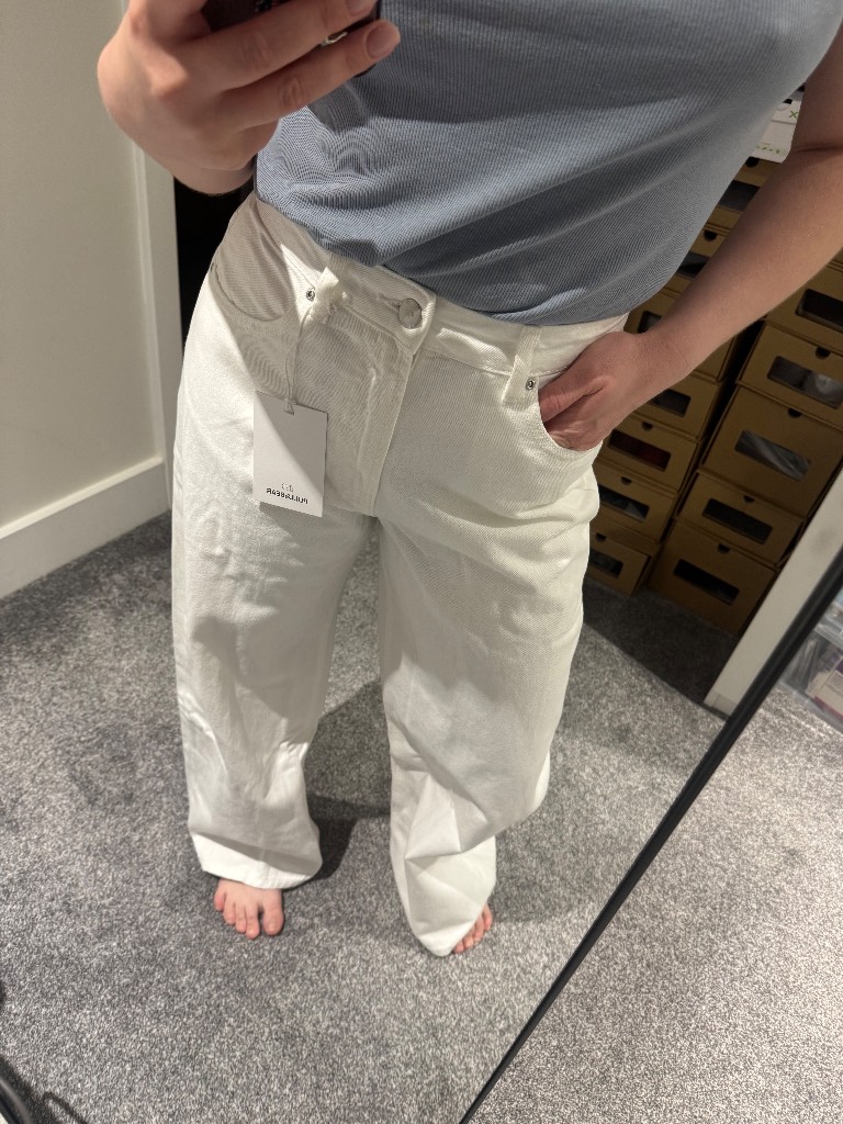 White baggy jeans pull and bear