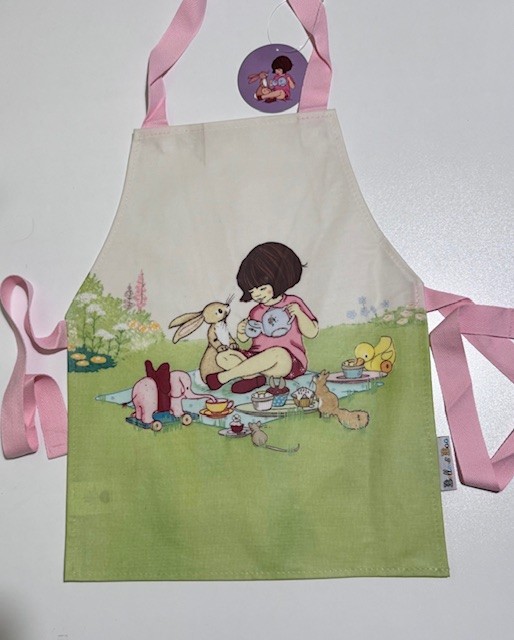 Belle & Boo Girl Picnic with animals childs wipe clean Apron ideal for craft, play baking art
