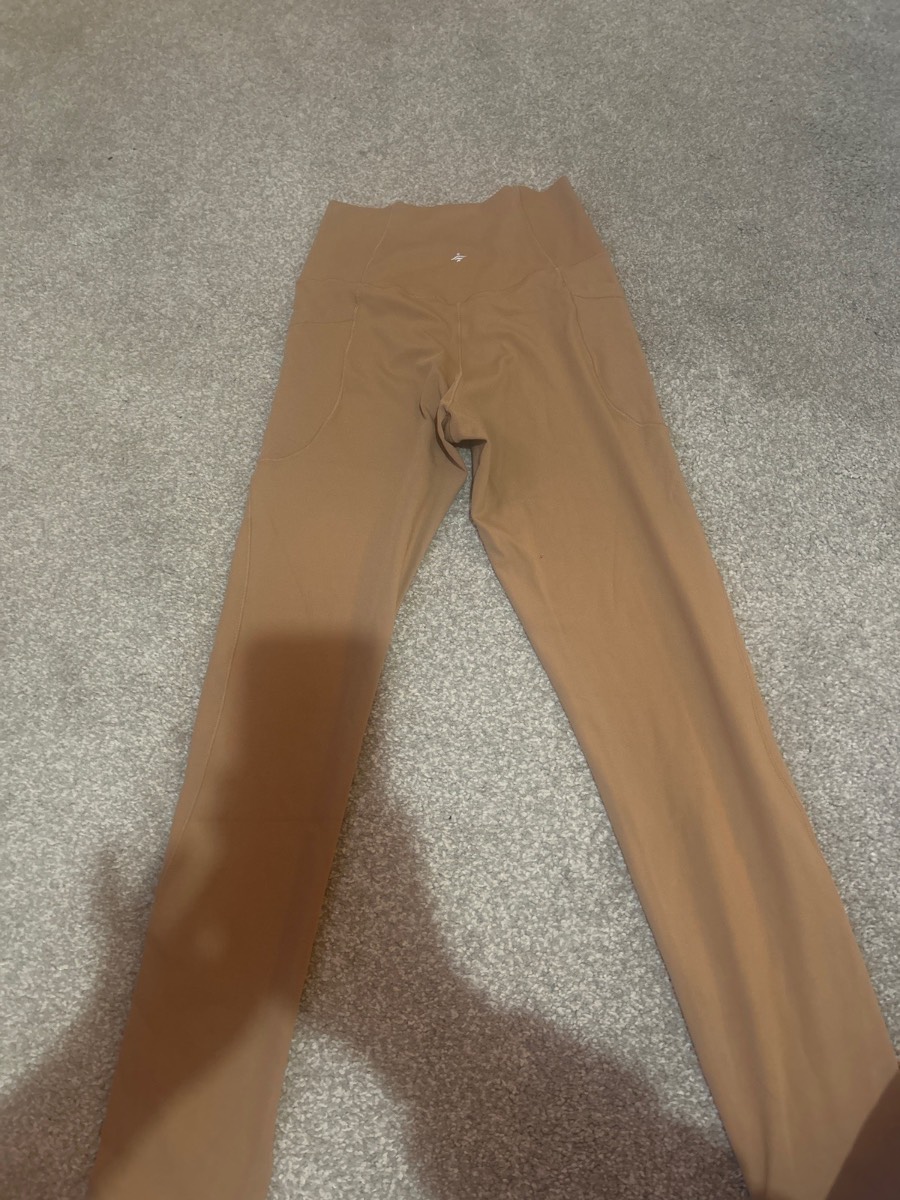 Halara SoftlyZero Crossover Waist 7/8 Leggings - Tan / Soft Silt - Size S (NWOT)