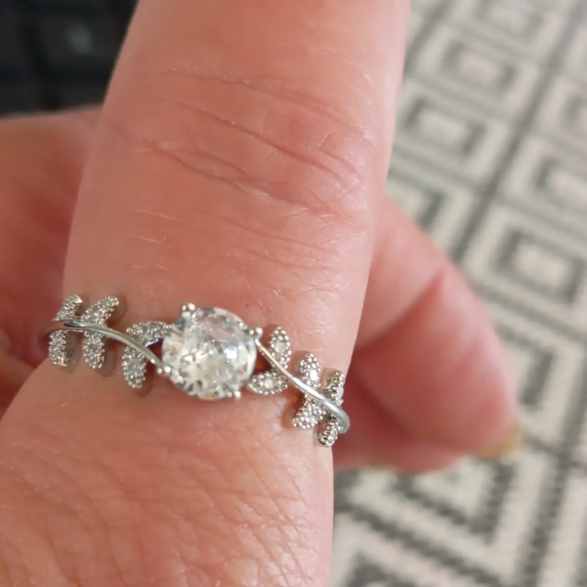 Stunning silver plated crystal ring. Size R1/2