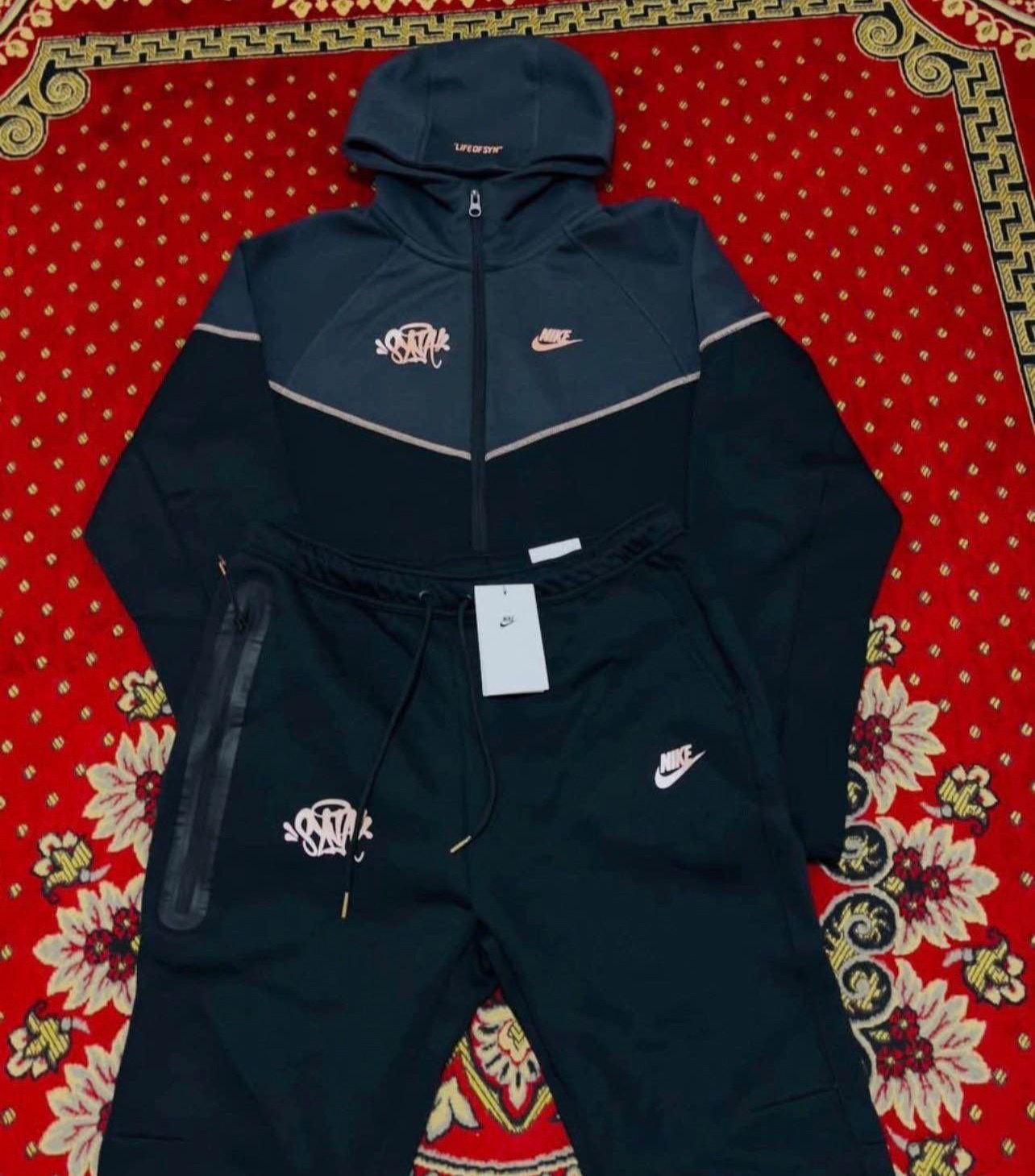 Nike tracksuit size L