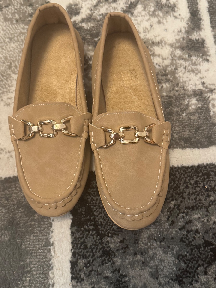 Size 6 beige loafers with gold chain detail