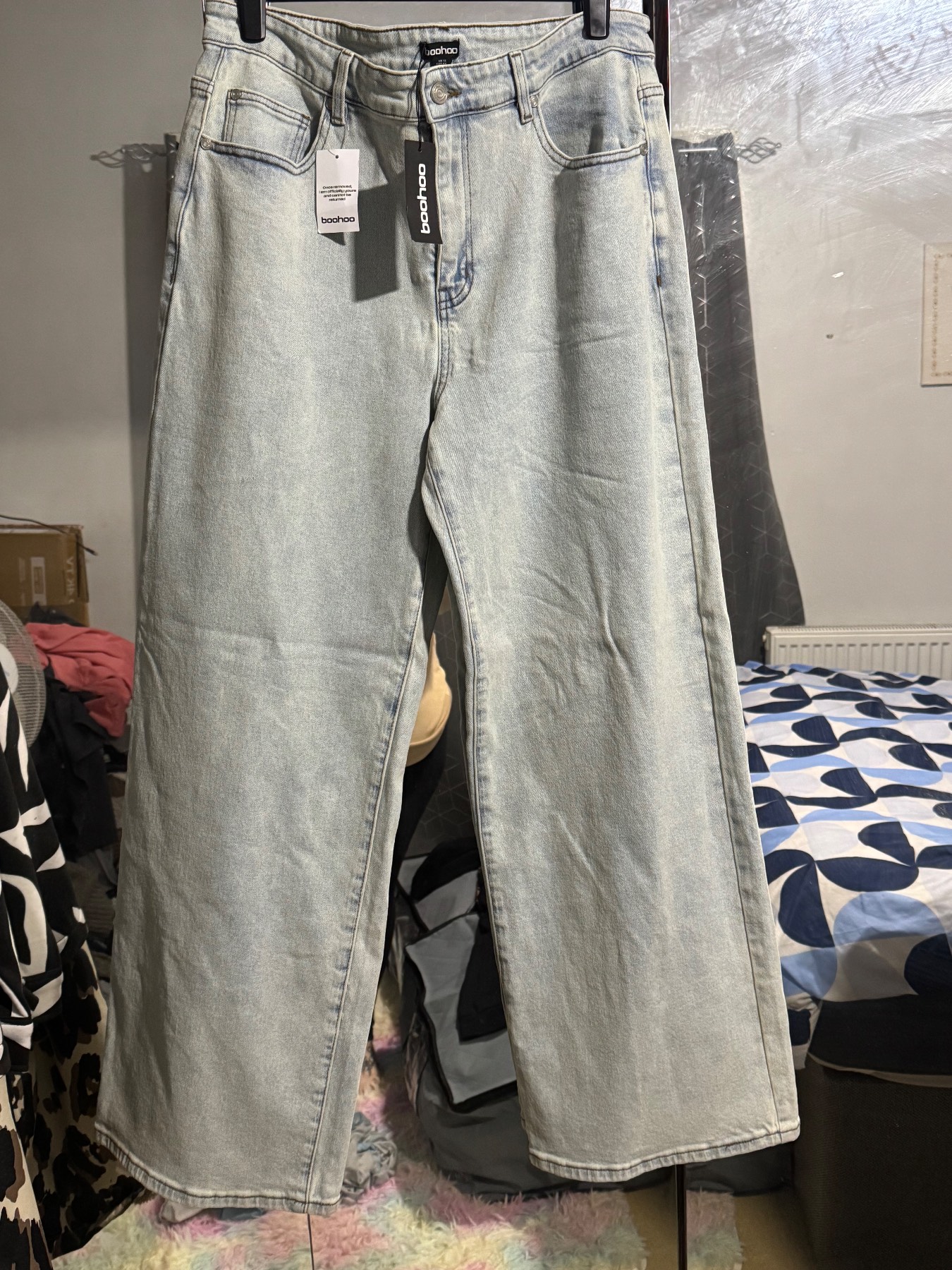 Brand new with tags boohoo light wash wide leg jeans size 16
