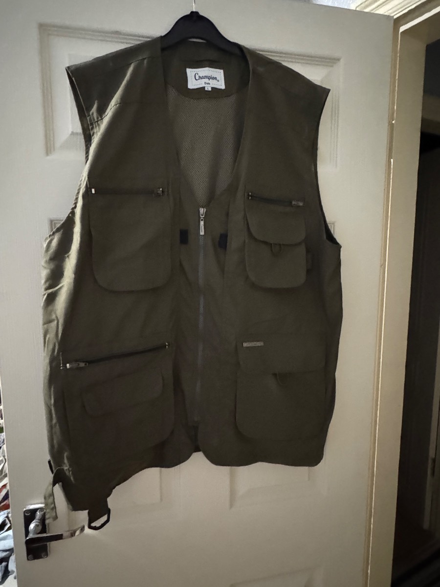 Men’s size L brand new without tags champion multi pocket gilet/waistcoat