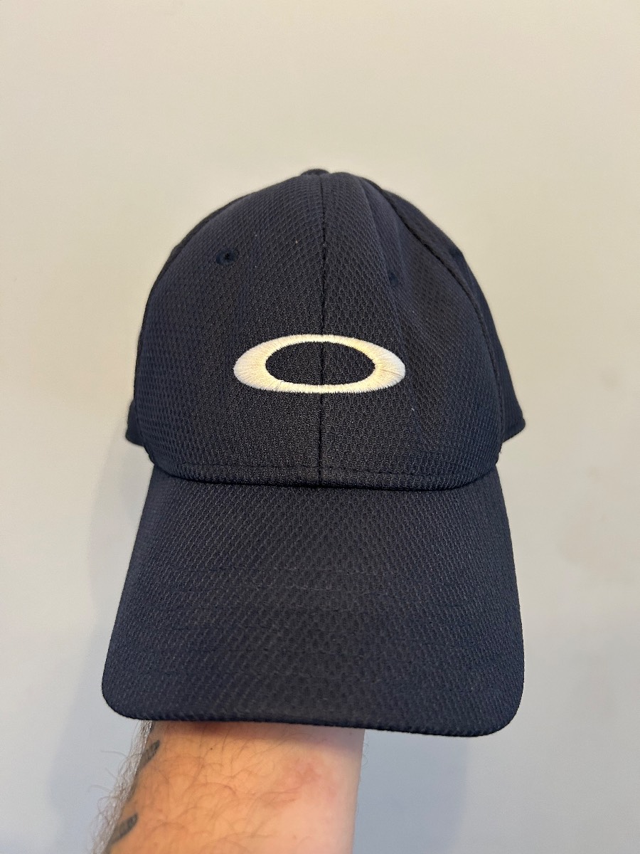 Vintage Oakley adult cap