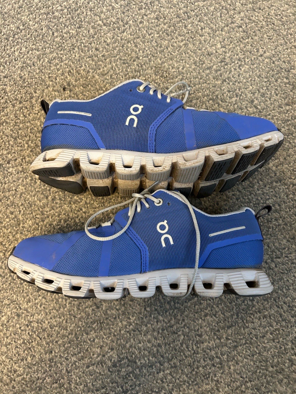 On cloud woman’s trainers Size UK 5