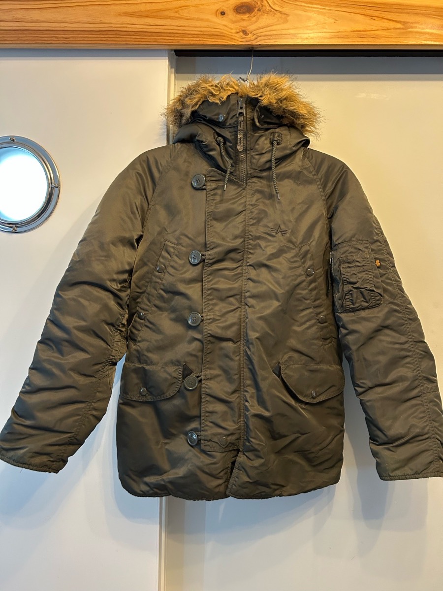 Alpha industries nylon quilted coat Size small