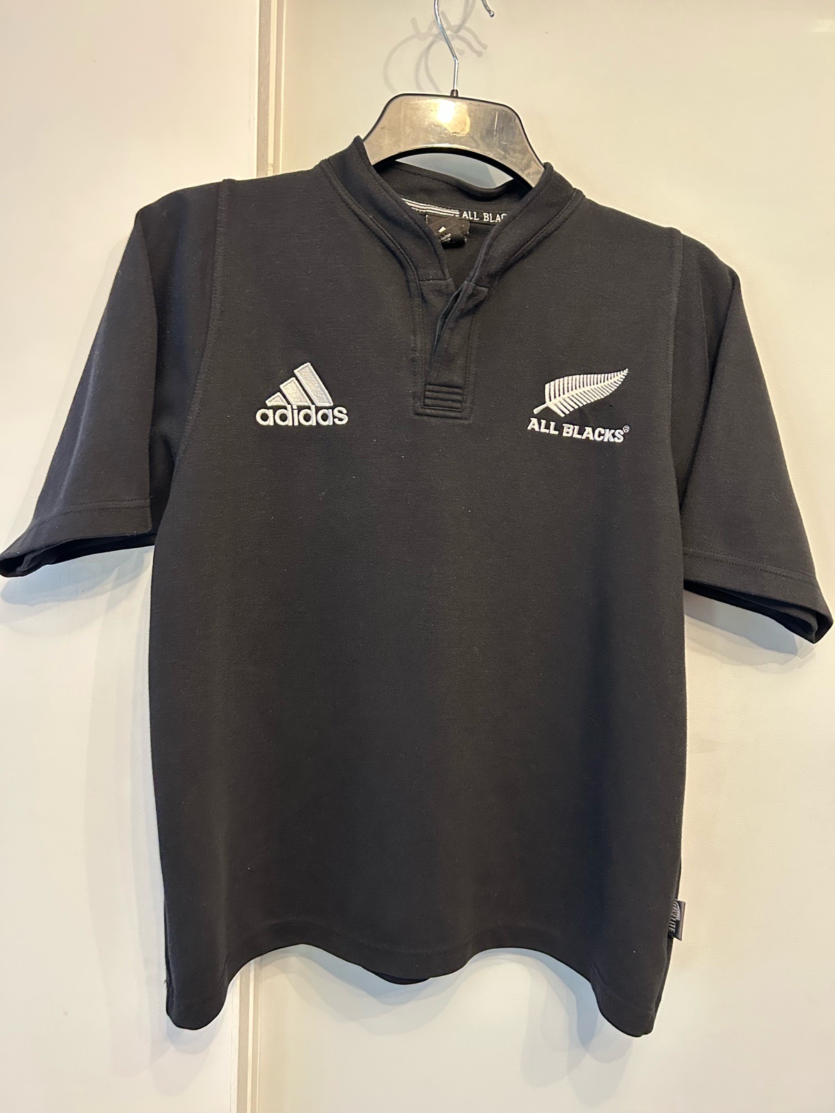 Vintage adidas New Zealand all black rugby top Size medium