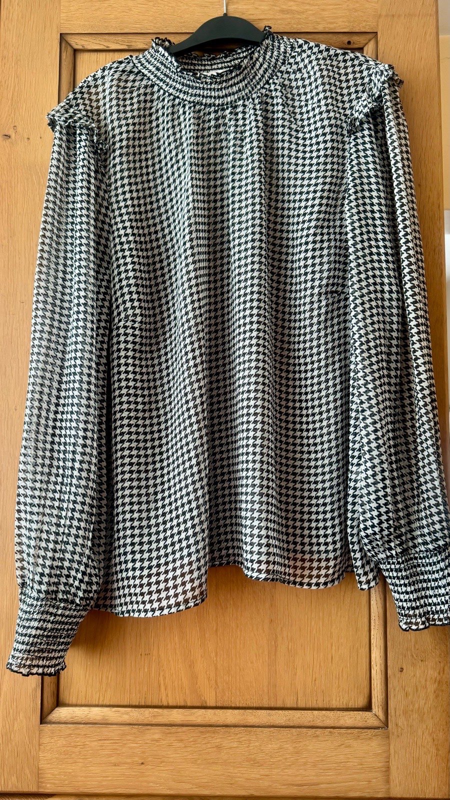Cotton Traders Black & White Houndstooth High-neck Sheer Blouse - Size 20 - VGC