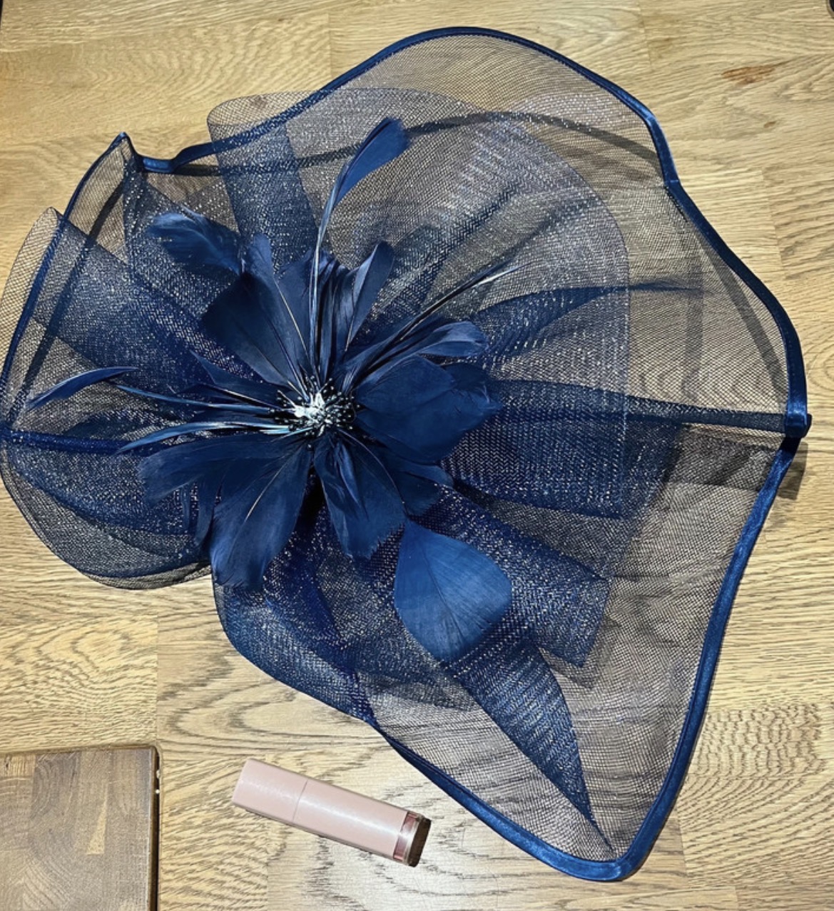 BN large navy fascinator