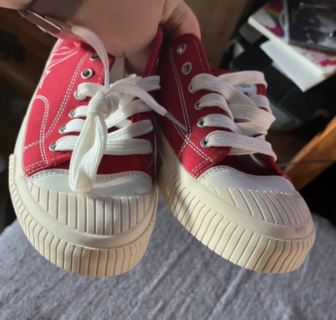 Size 39 red canvas pumps