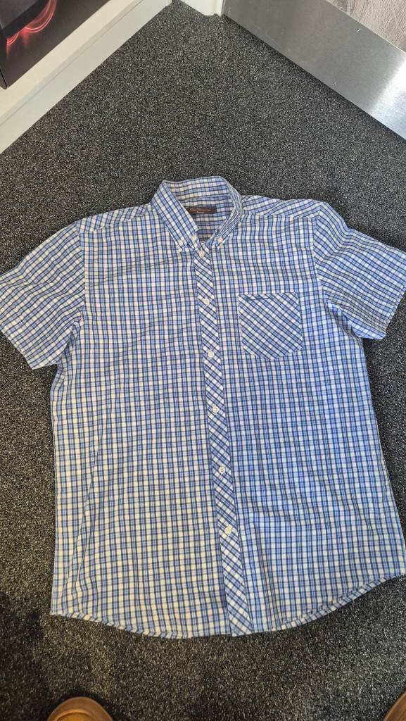 Short sleeve men's shirt size L