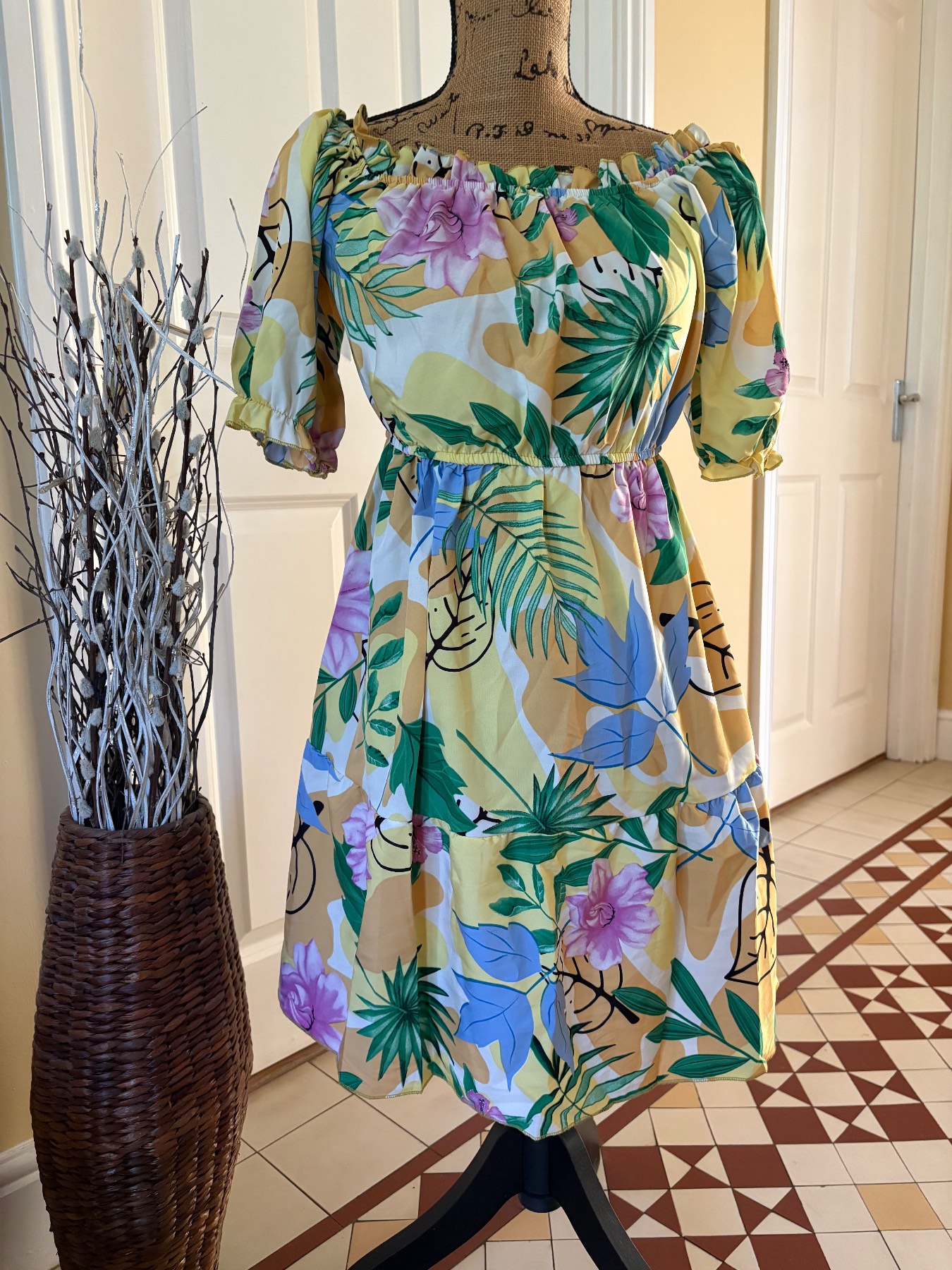 Rela Rela Bardot style on or off shoulder floral dress