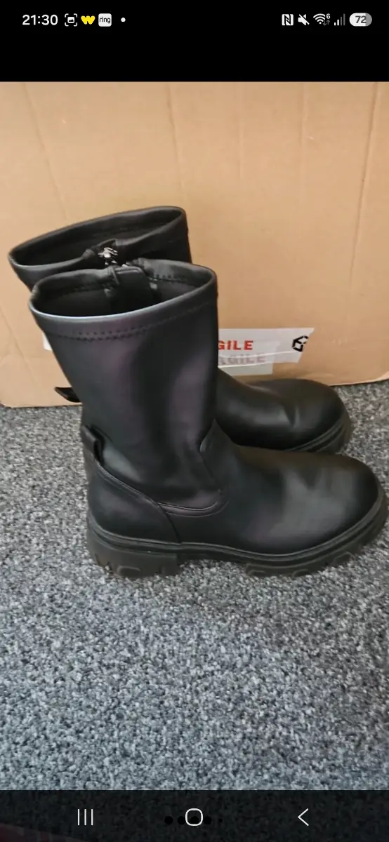 Ladies boots