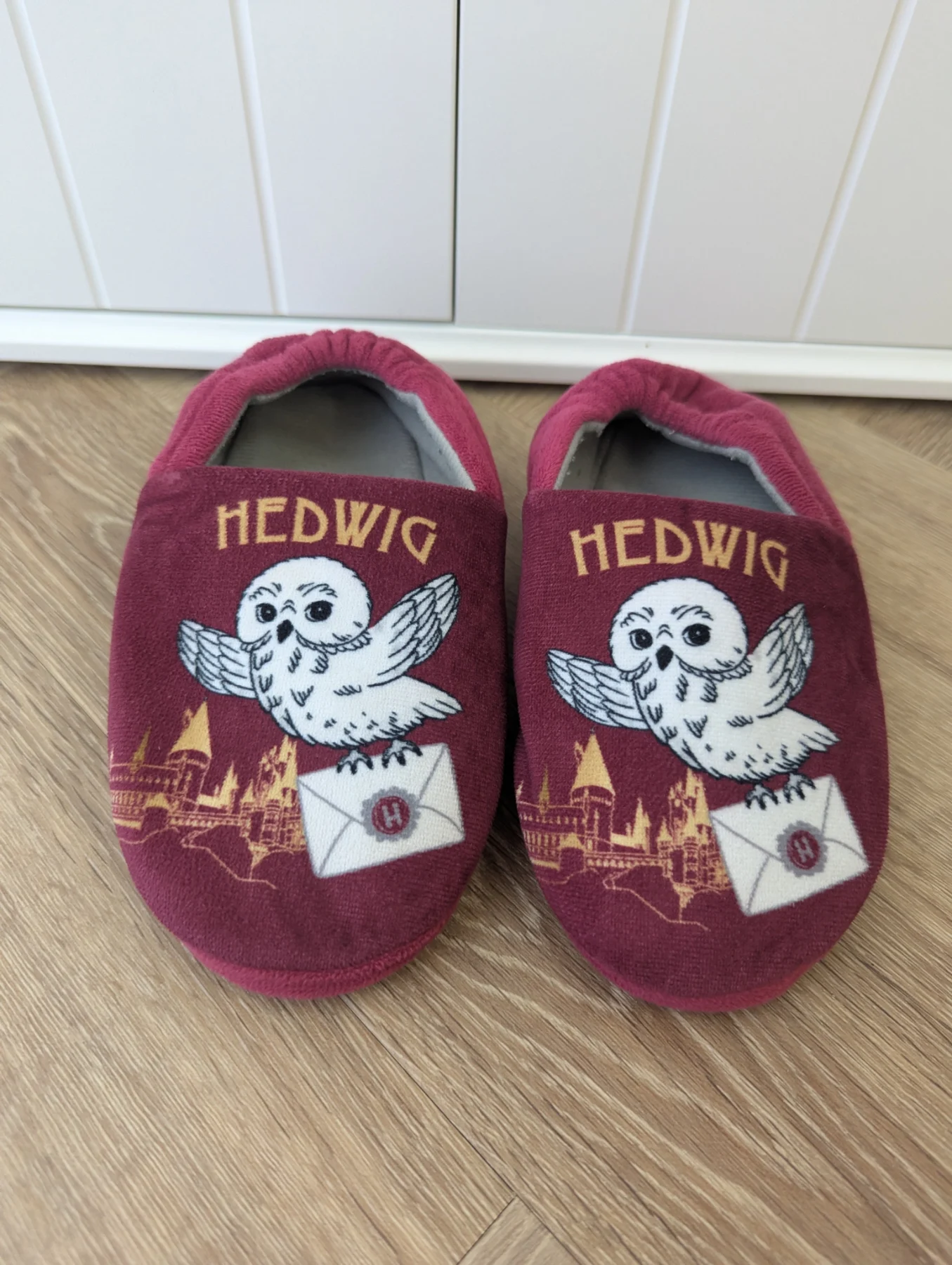 Harry Potter Hedwig Slippers Size UK 2 Burgundy Slip On