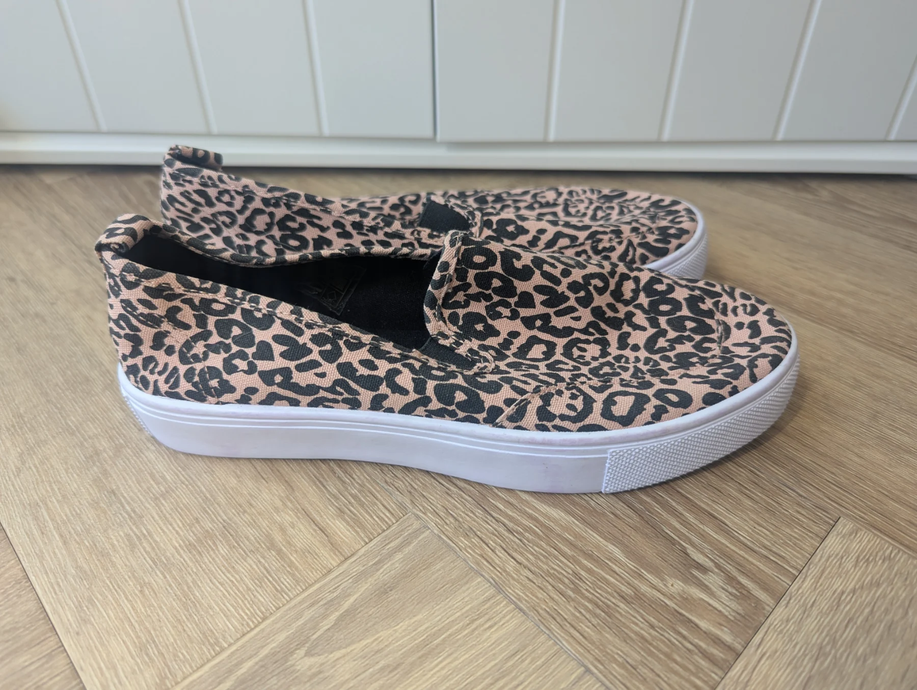 ASOS Slip On Plimsolls Size UK 4 Leopard Print
