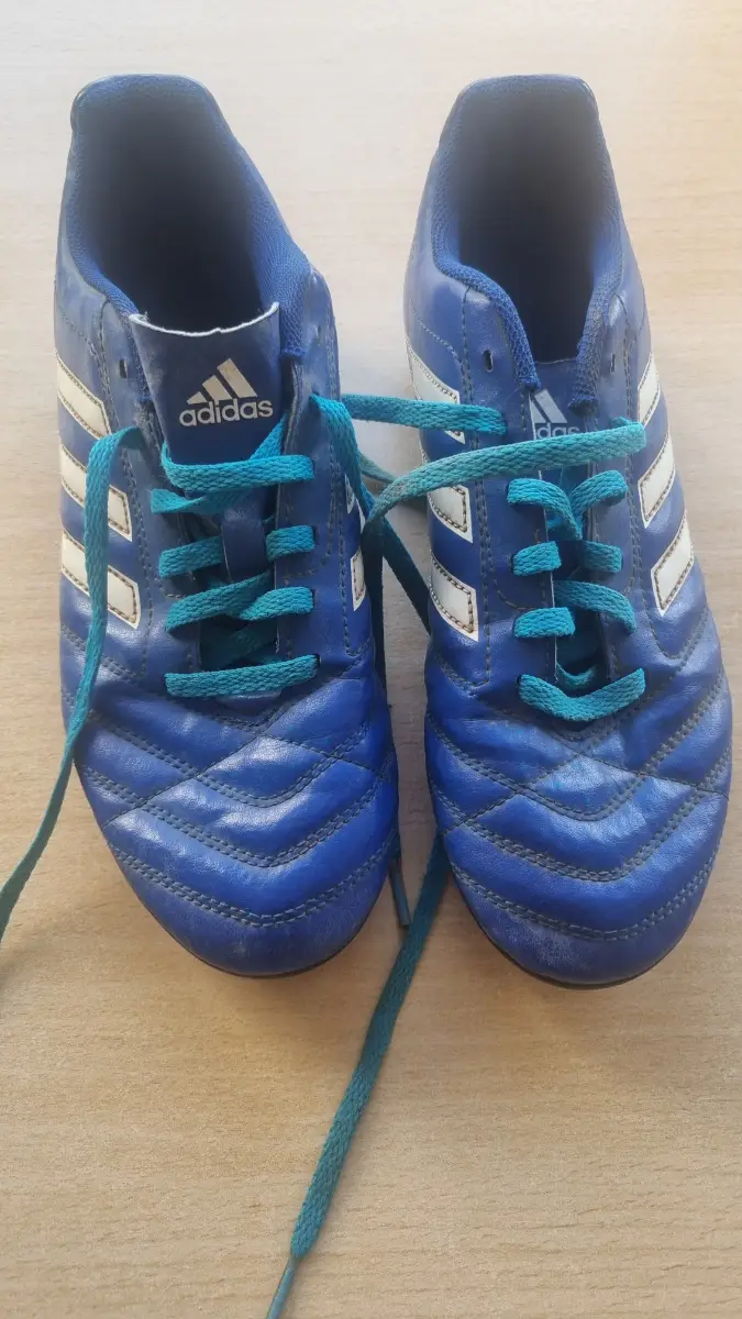 Adidas boys football boots training shoes blue size UK 5