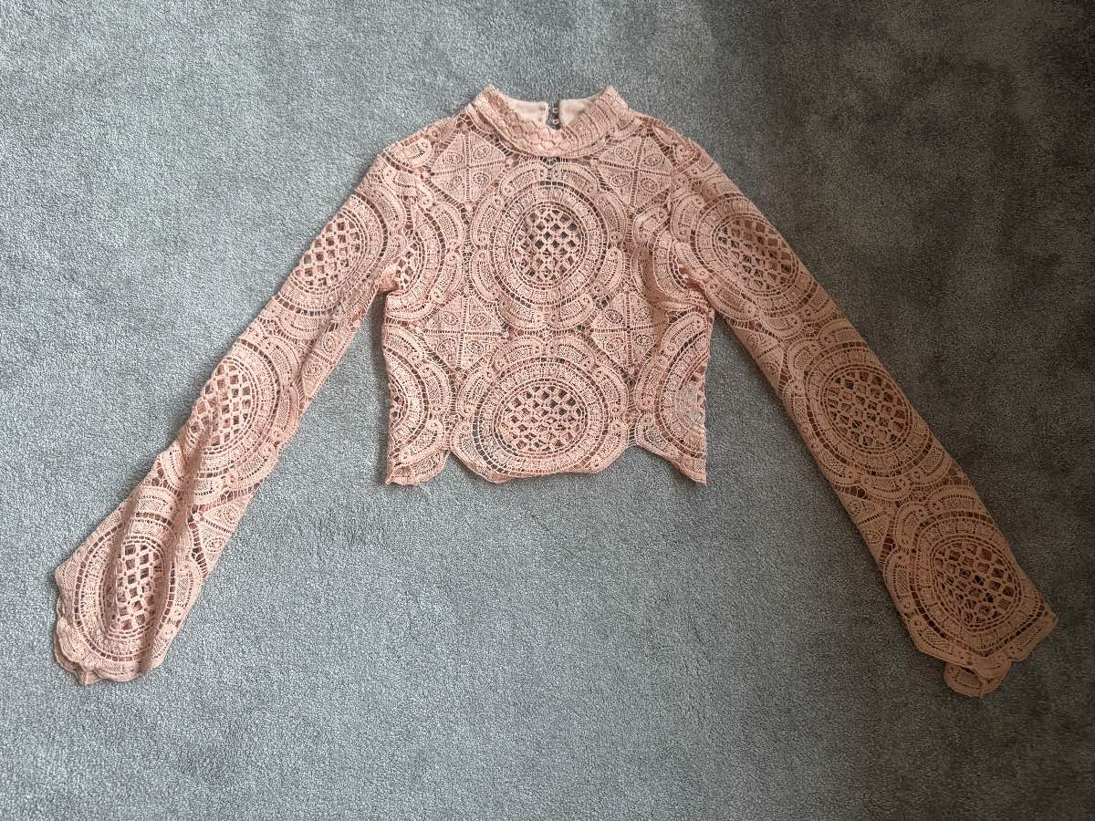 Boohoo Lace Crochet Crop Top UK 10 - Lace flare sleeve crop