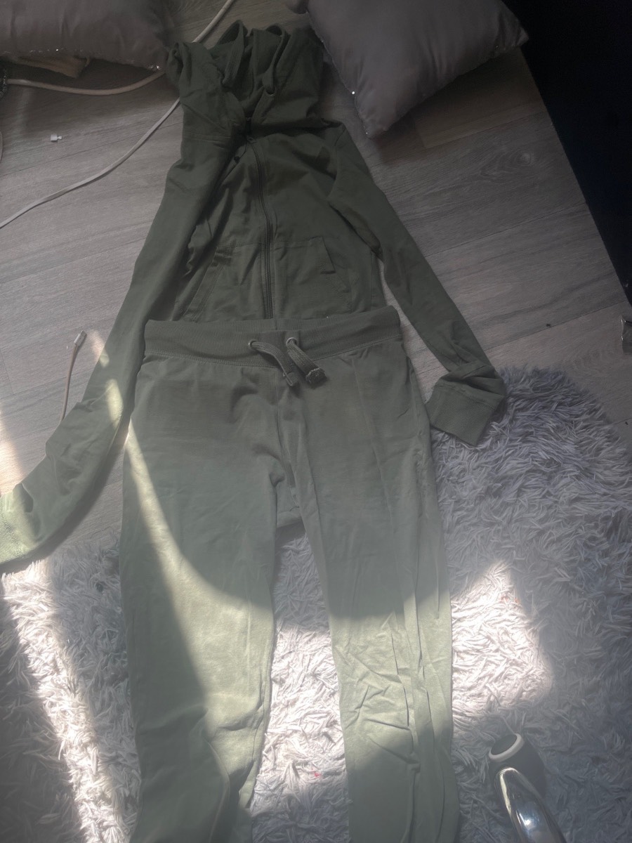 Plt tracksuit