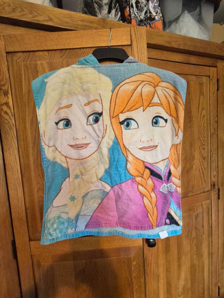 kids poncho towel frozen