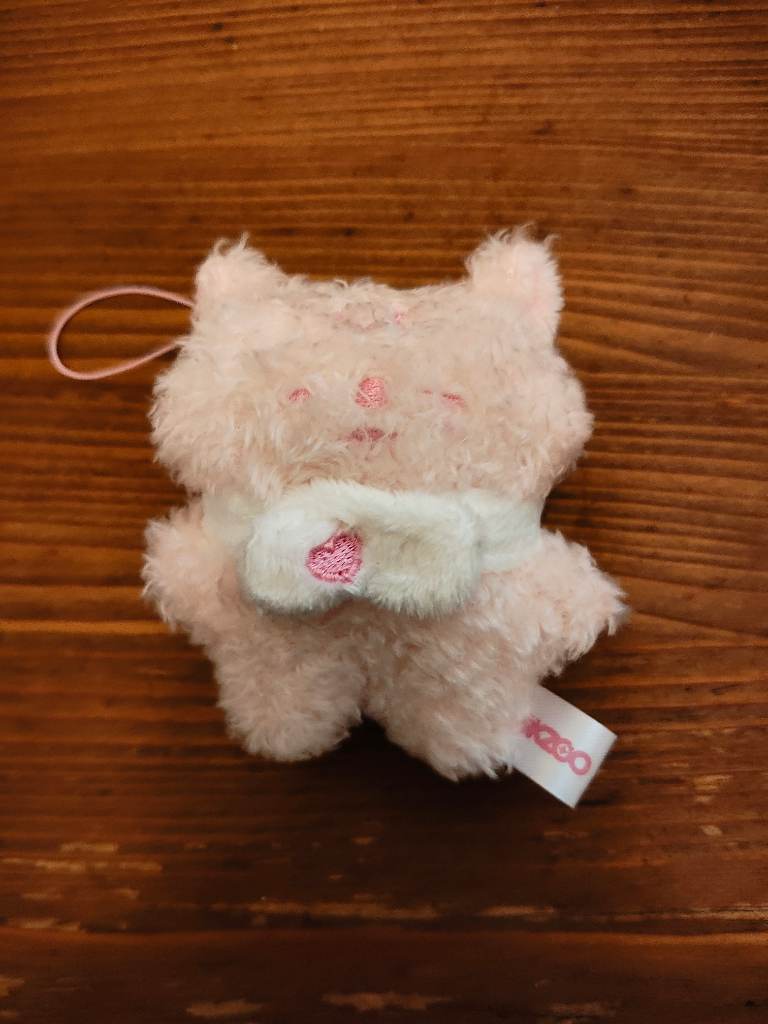 Stray kids pink sleeping skzoo micro nugget charm fan meet han quokka
