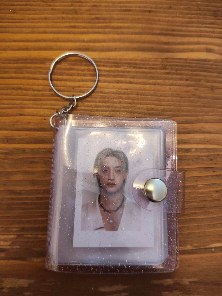 Mini Purple Glitter ID Photo Holder Keyring With Skz Stay Wings Photo bang chan hyunjin Felix han