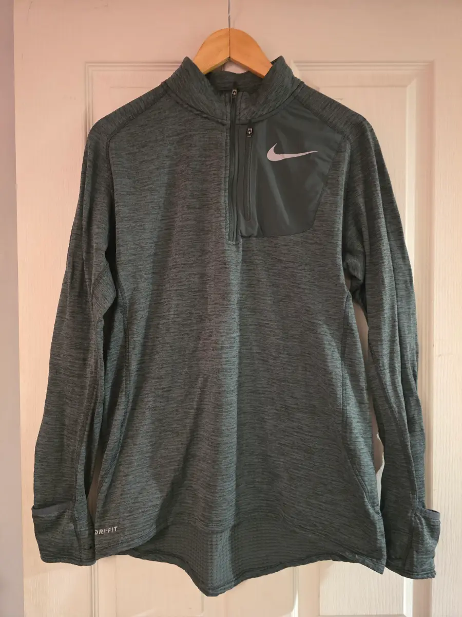 Womens dry fit Nike top