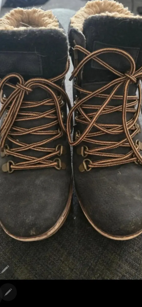 Womens walking boots