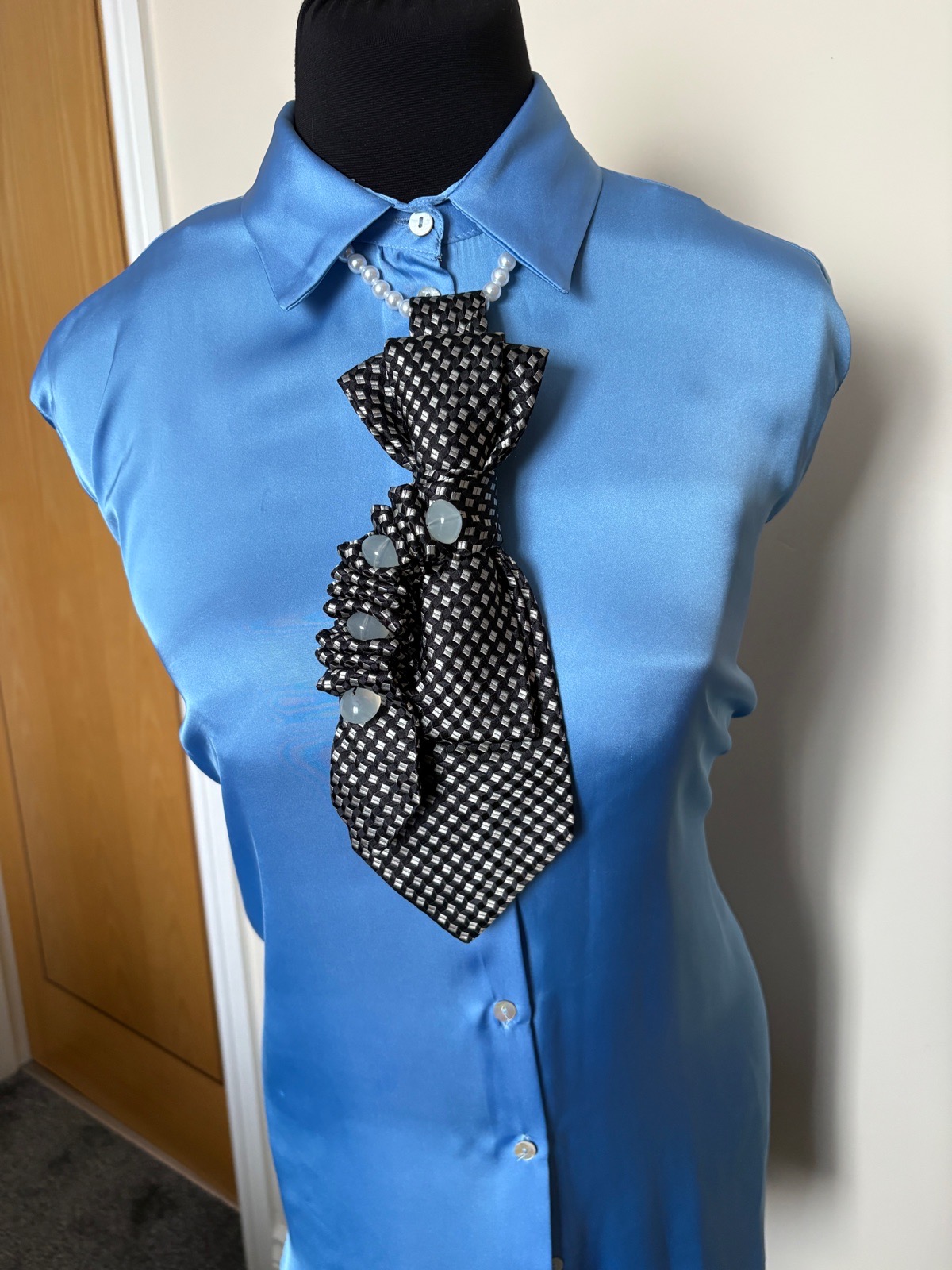 Special tie for women’s