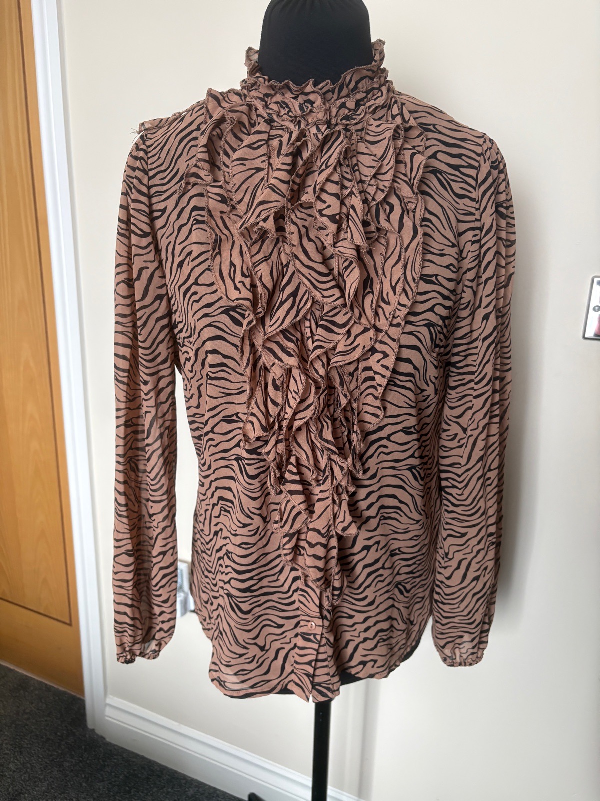 Elegant shirt for women’s