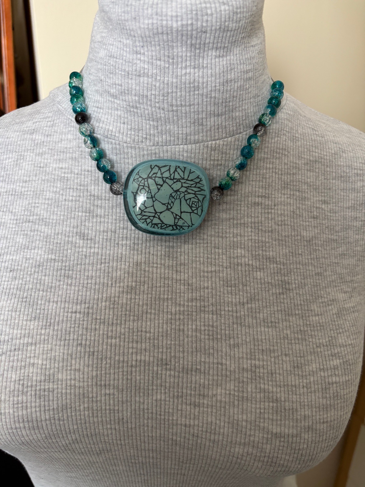 Women’s necklace