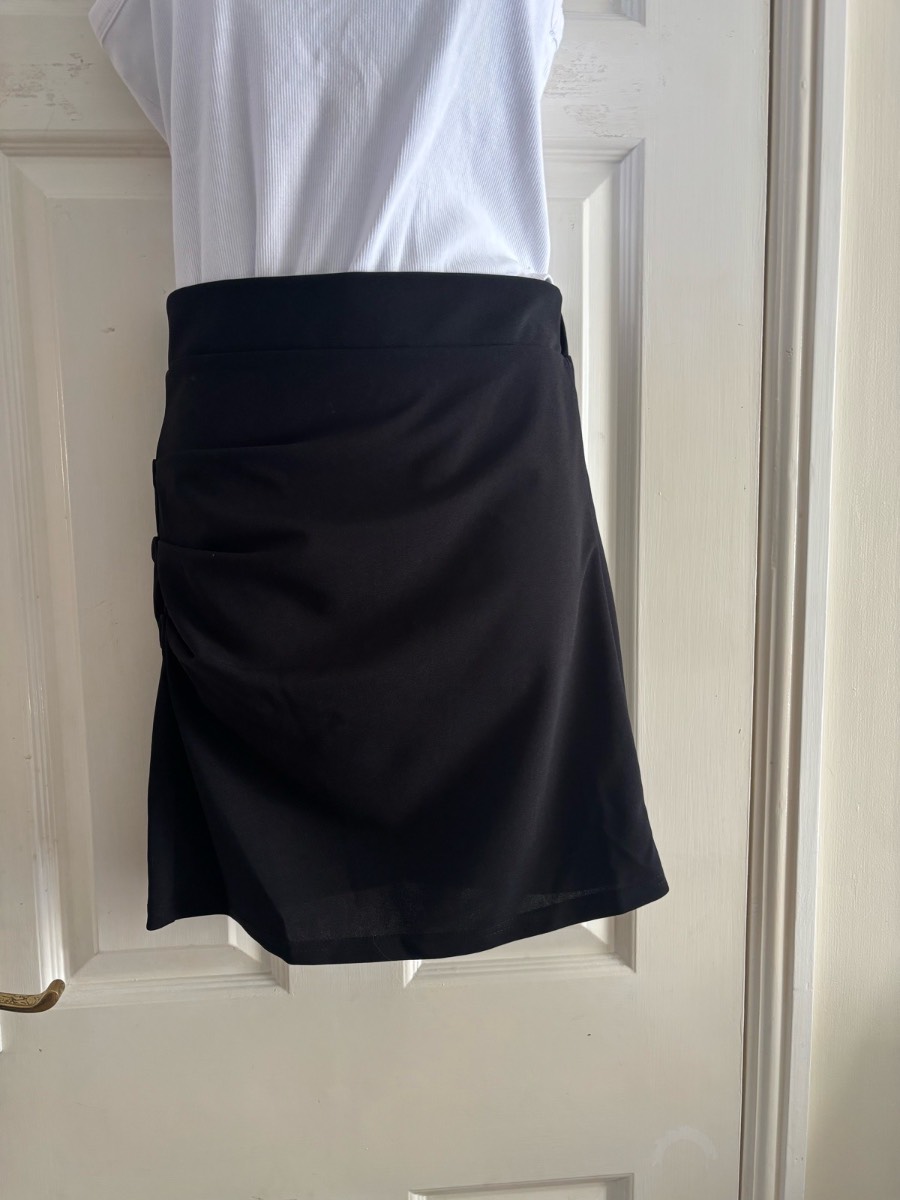 Black Elasticated waist size 16