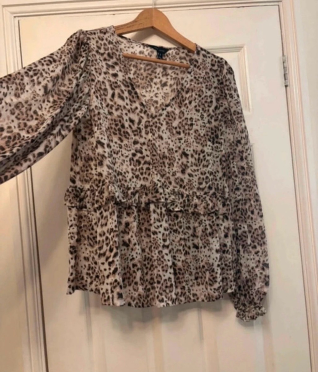 New look size 10 leopard print top