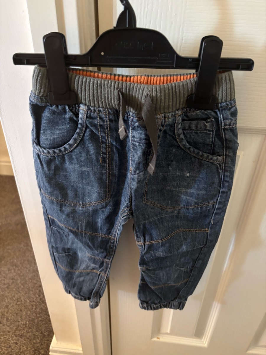 Baby pull on Jean