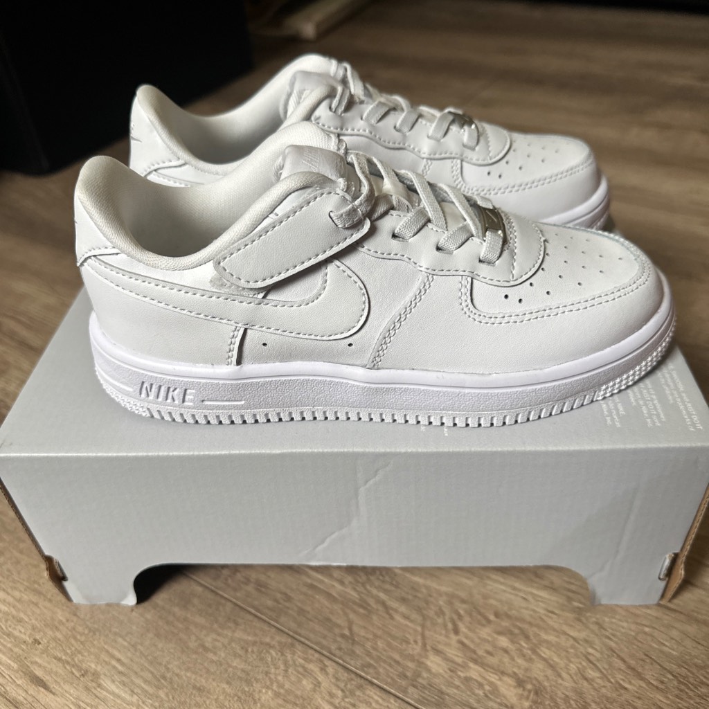 Nike force easyon white junior trainers uk1/eur33