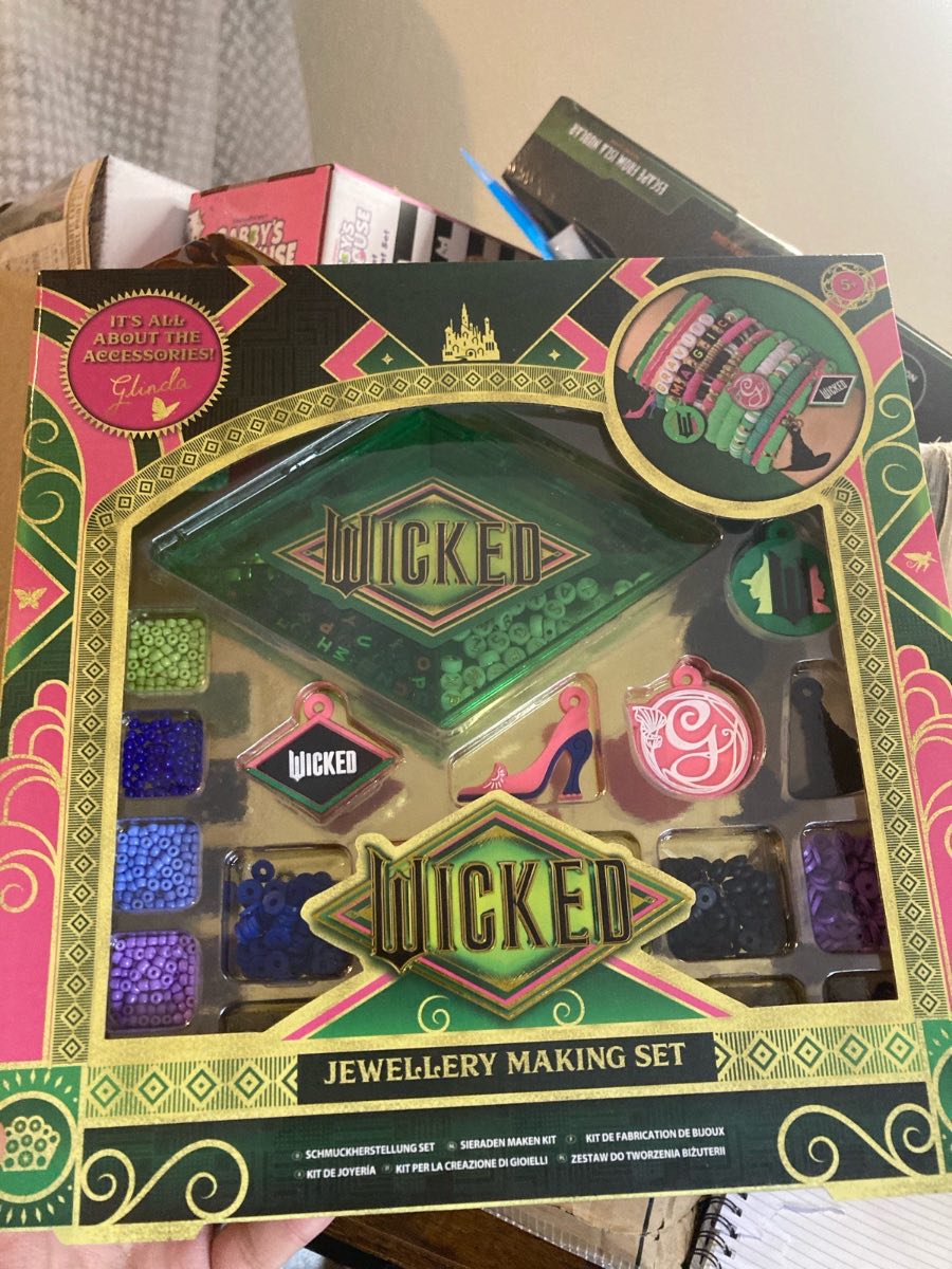 Jewellery making set