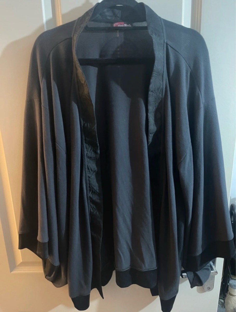 Qutie Frash Japanese alt goth fashion kimono haori visual kei harajuku